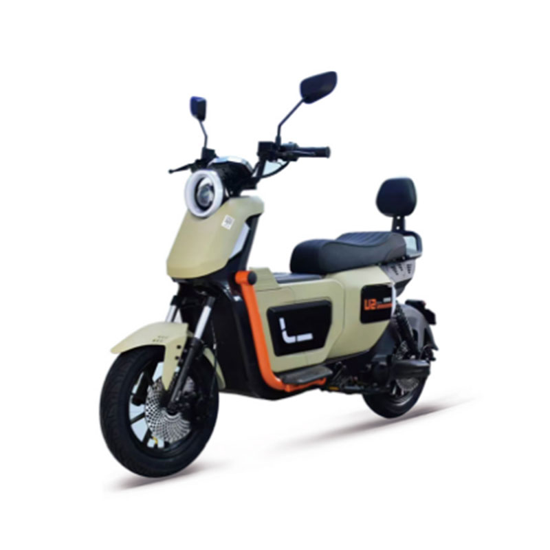 Comment la géométrie du cadre de ce vélo électrique se compare-t-elle à celle d'un vélo de route ou d'un VTT traditionnel en termes de posture de conduite et de confort ?